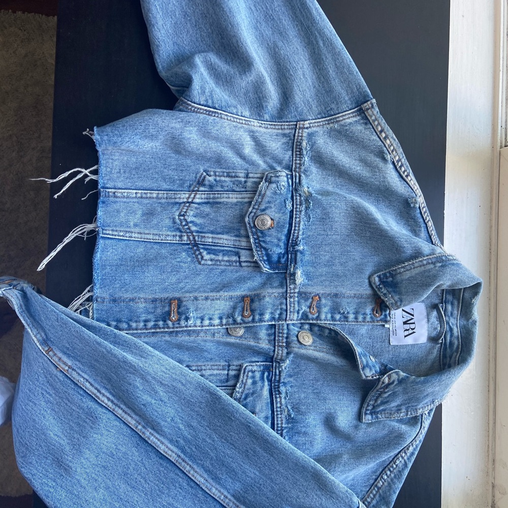Stylish half jean jacket